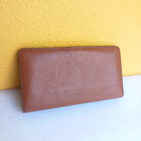 FOSSIL Brown Leather Wallet - Picture 1 of 4